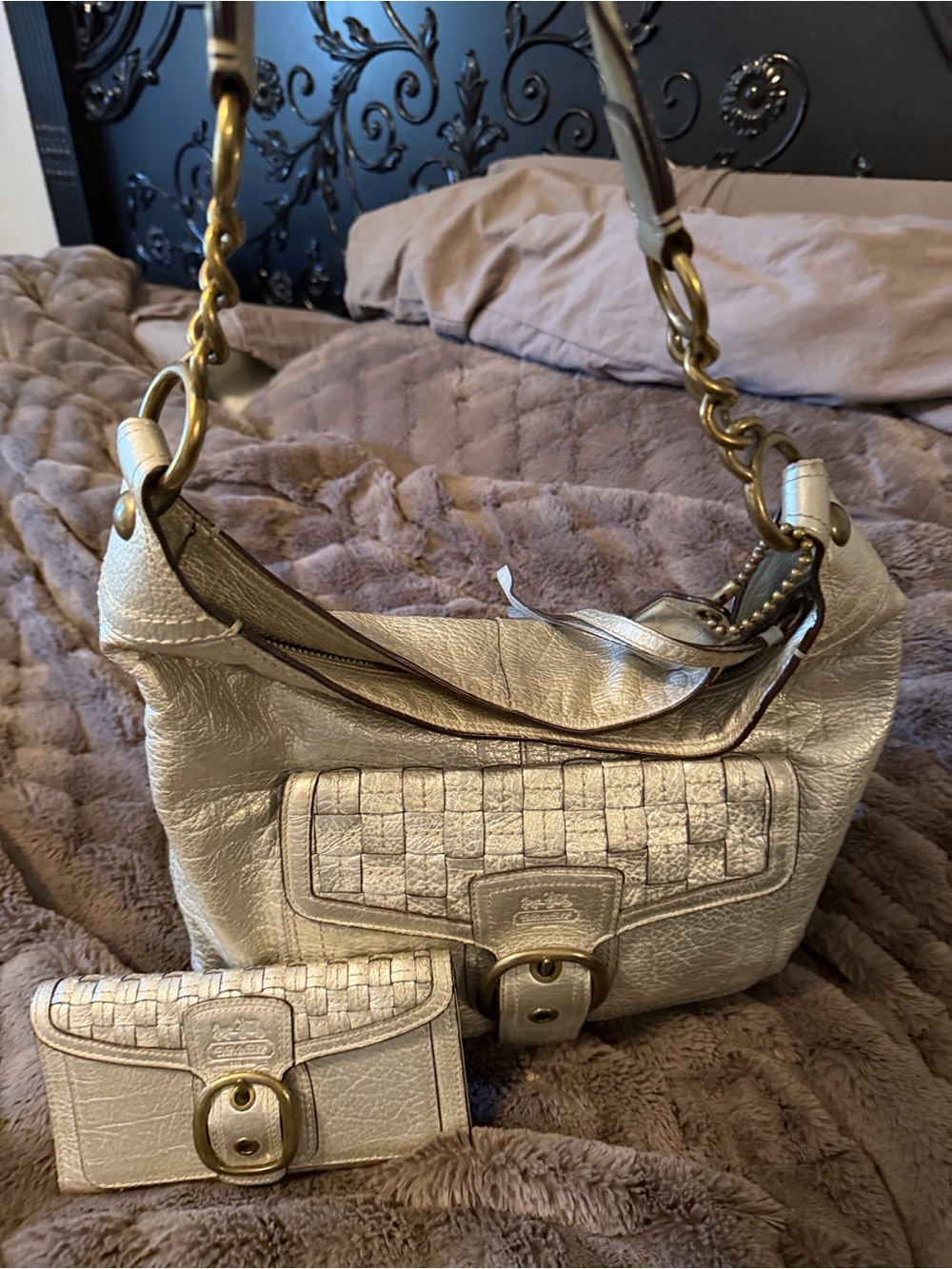 Coach Metallic Silver Leather Shoulder Bag with Matching Wallet - Picture 2 of 15